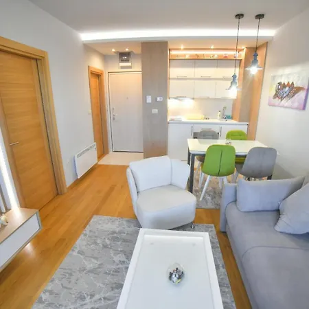 Vidik Snova, Pekovic 公寓 兹拉蒂博尔